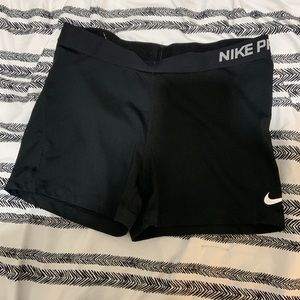 Nike Pro shorts🖤
